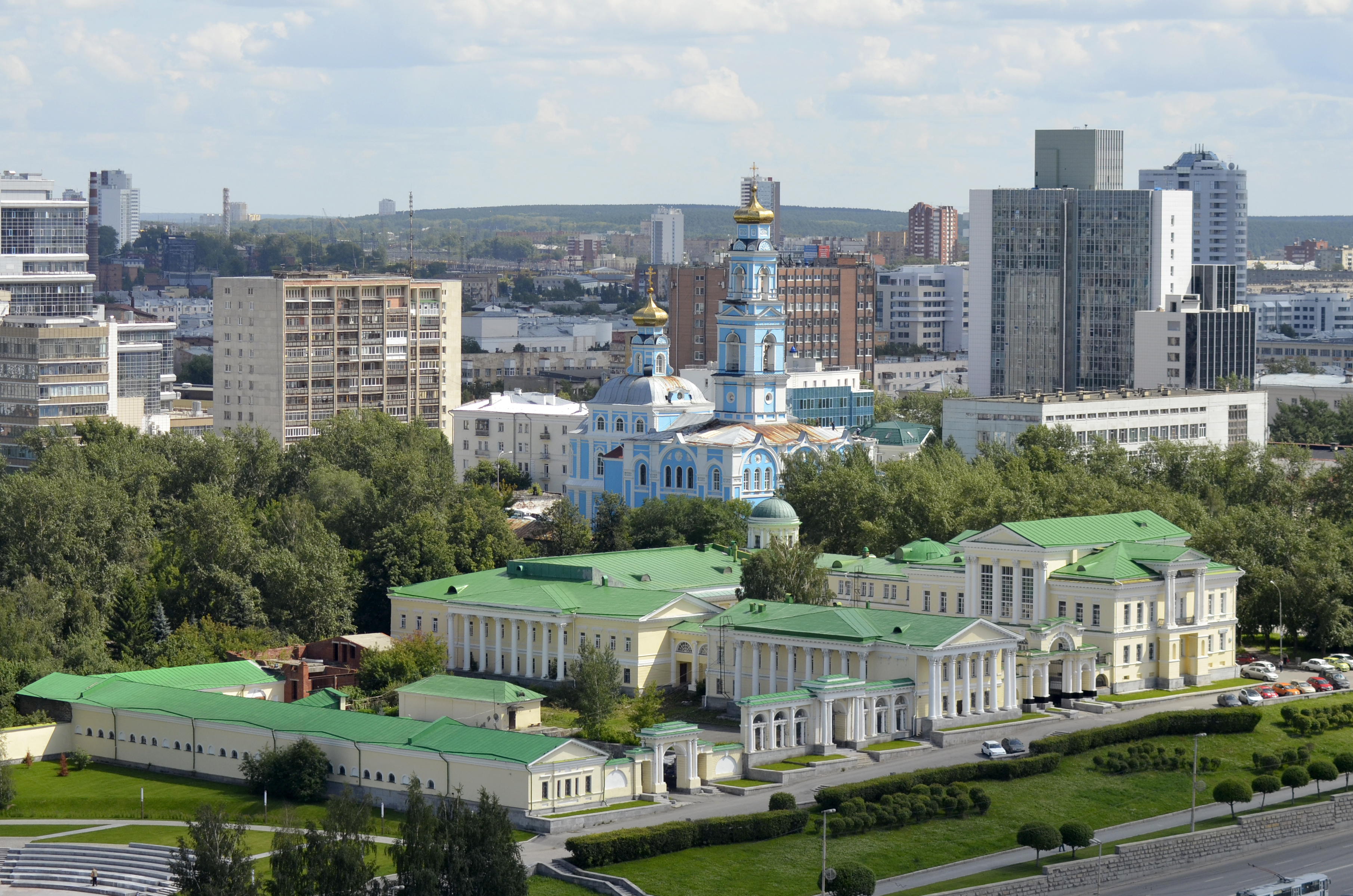 Есть ли в екатеринбурге. Усадьба Расторгуевых Харитоновых. Усадьба Расторгуева Екатеринбург. Храм Вознесения Господня Екатеринбург. Дом Харитонова Расторгуева Екатеринбург.