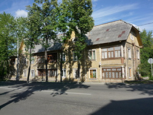 Деревянные дома на ул. Ленина №33, 35, 37